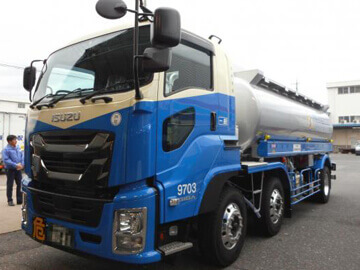 タンクローリー